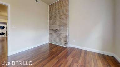 Main picture of 209 E Preston St