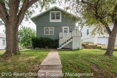 Main picture of 1925 S 49th St