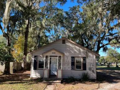 Main picture of 5625 SE 109th Pl