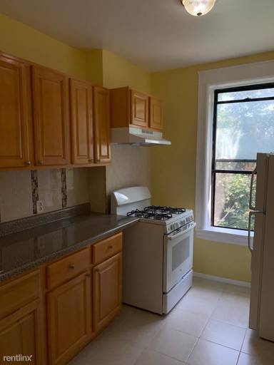 Main picture of 283 E 32nd St