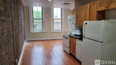 Main picture of 102 Washington St