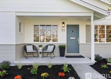 Main picture of 51 Tulip Ln