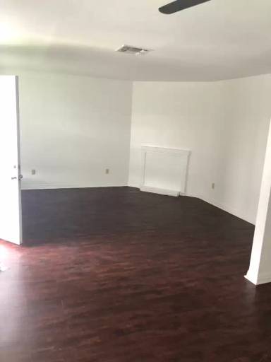 Main picture of 704 Colony Dr