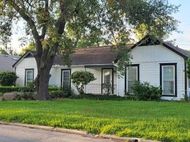 Main picture of 3325 Tampa St