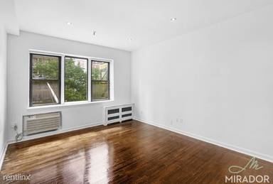 Main picture of 1435 York Ave