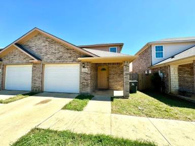 Main picture of 2324 Bloomfield Dr