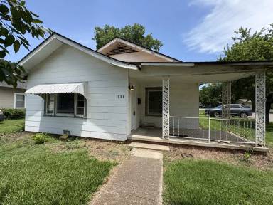 Main picture of 730 E 14th St