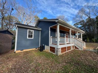 Main picture of 357 Kittery Pt