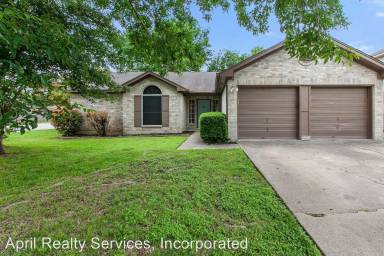 Main picture of 2019 Logan Dr
