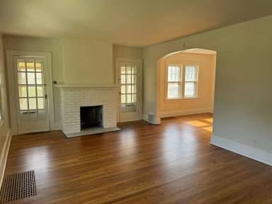 Main picture of 2710 Faraon St