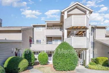 Main picture of 2555 Stockbridge Dr