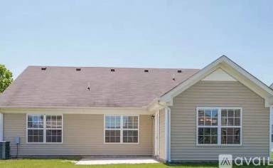 Main picture of 1915 Colyn Ave