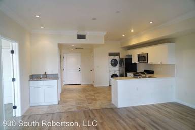 Main picture of 930 S Robertson Blvd