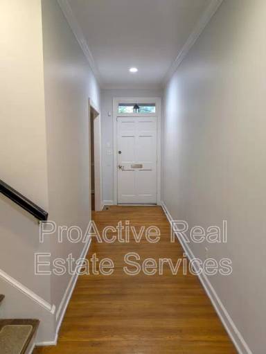Main picture of 1014 Colonial Ave