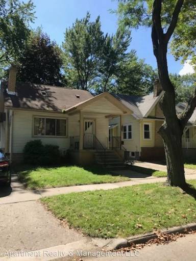 Main picture of 253 Leroy St