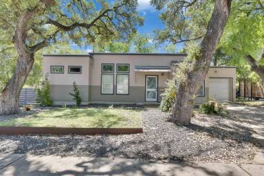 Main picture of 3808 Menchaca Rd