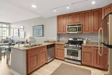 Main picture of 108 W Polk St