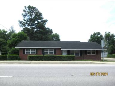 Main picture of 2662 McCrays Mill Rd