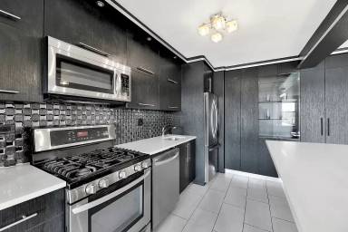 Main picture of 1625 Emmons Ave