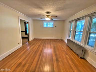 Main picture of 19 Farrington St