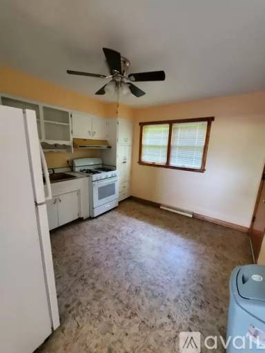 Main picture of 3034 Moore St
