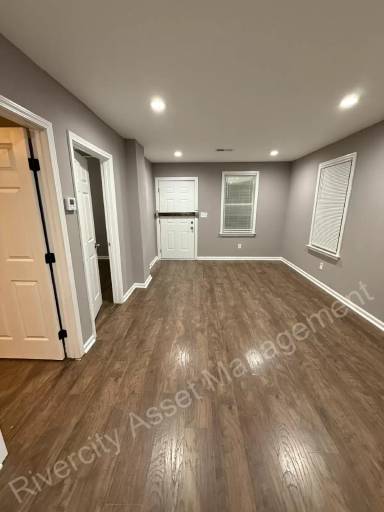 Main picture of 1348 Austin St