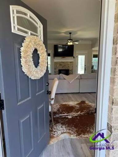Main picture of 208 Gibson Cir