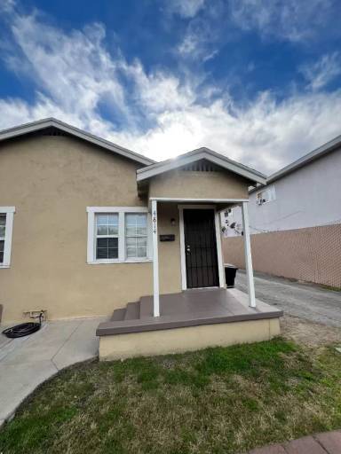 Main picture of 4806 W 17th St