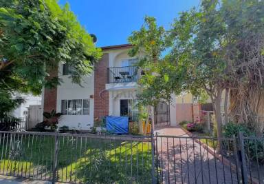 Main picture of 529 W 16th St - 2