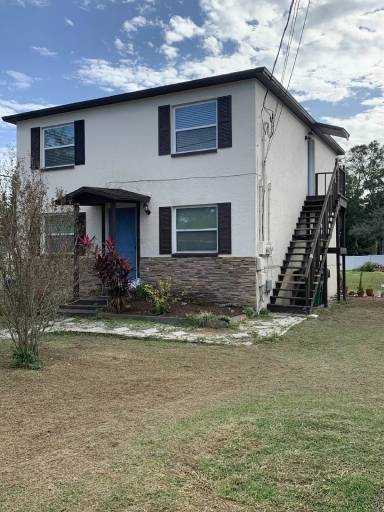 Main picture of 4908 W Ingraham St