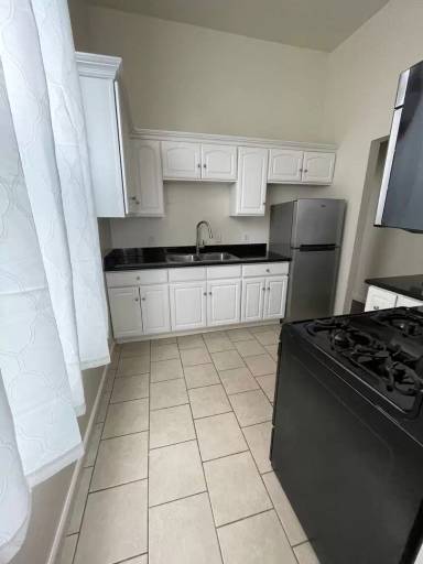 Main picture of 1750 10th St