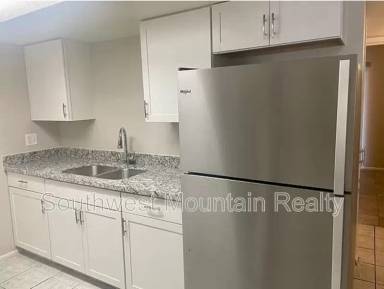 Main picture of 133 E Ingram St