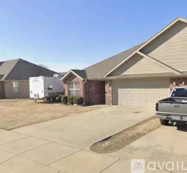 Main picture of 202 Foxglove St