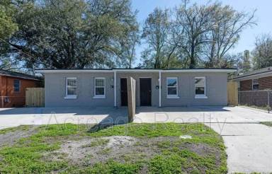 Main picture of 2036 W 11th St