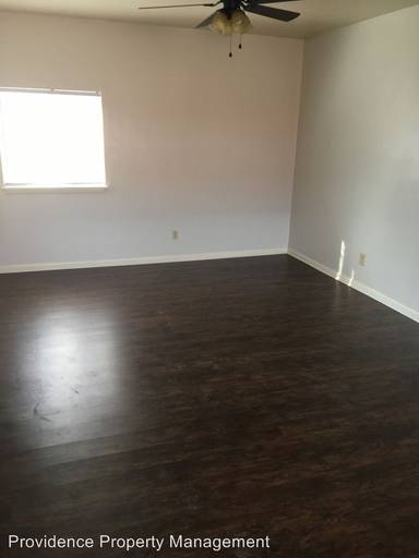 Main picture of 1626 W Maine St