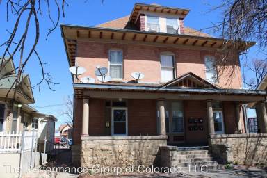 Main picture of 111 W 11th St