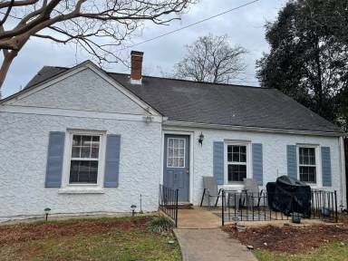 Main picture of 120 E Rutherford St