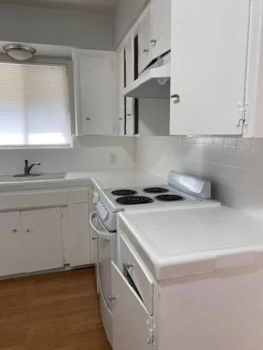 Main picture of 431 S Woodrow Ave