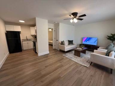Main picture of 1020 College Ave