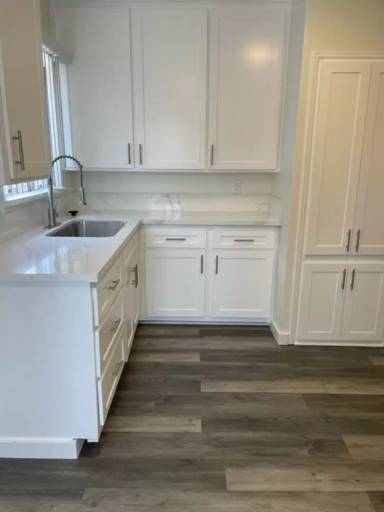 Main picture of 147 1/2 W 52nd St