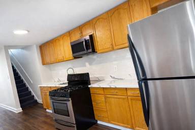 Main picture of 2208 E Fayette St