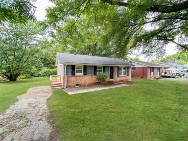 Main picture of 709 Thera Dr