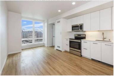 Main picture of 2067 University Ave