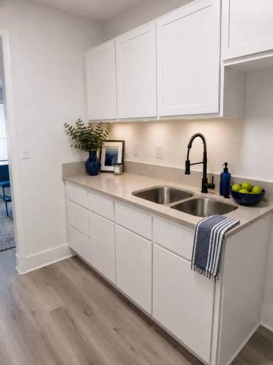 Main picture of 334 W 8th St