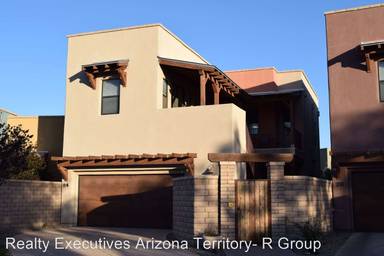 Main picture of 84 E Castlefield Cir