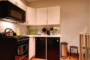 Main picture of 517 E 5th St