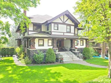 Main picture of 930 S Lincoln St
