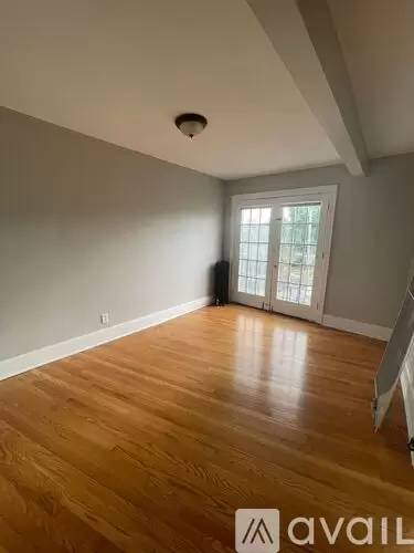 Main picture of 1014-1016 Hawley Ave