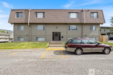 Main picture of 612 S Van Buren St