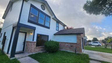 Main picture of 8302 Morning Grv